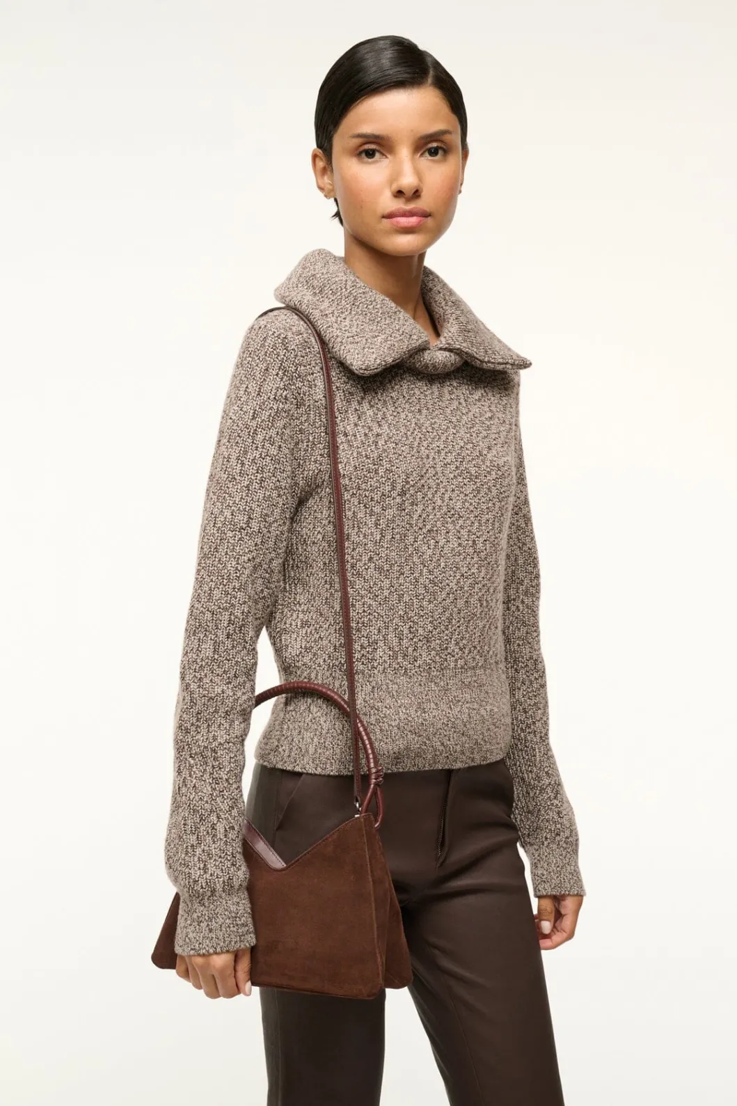 staud_valerie_shoulder_bag_mahogany_3.webp STAUD VALERIE SHOULDER BAG< Shoulder | Crossbody