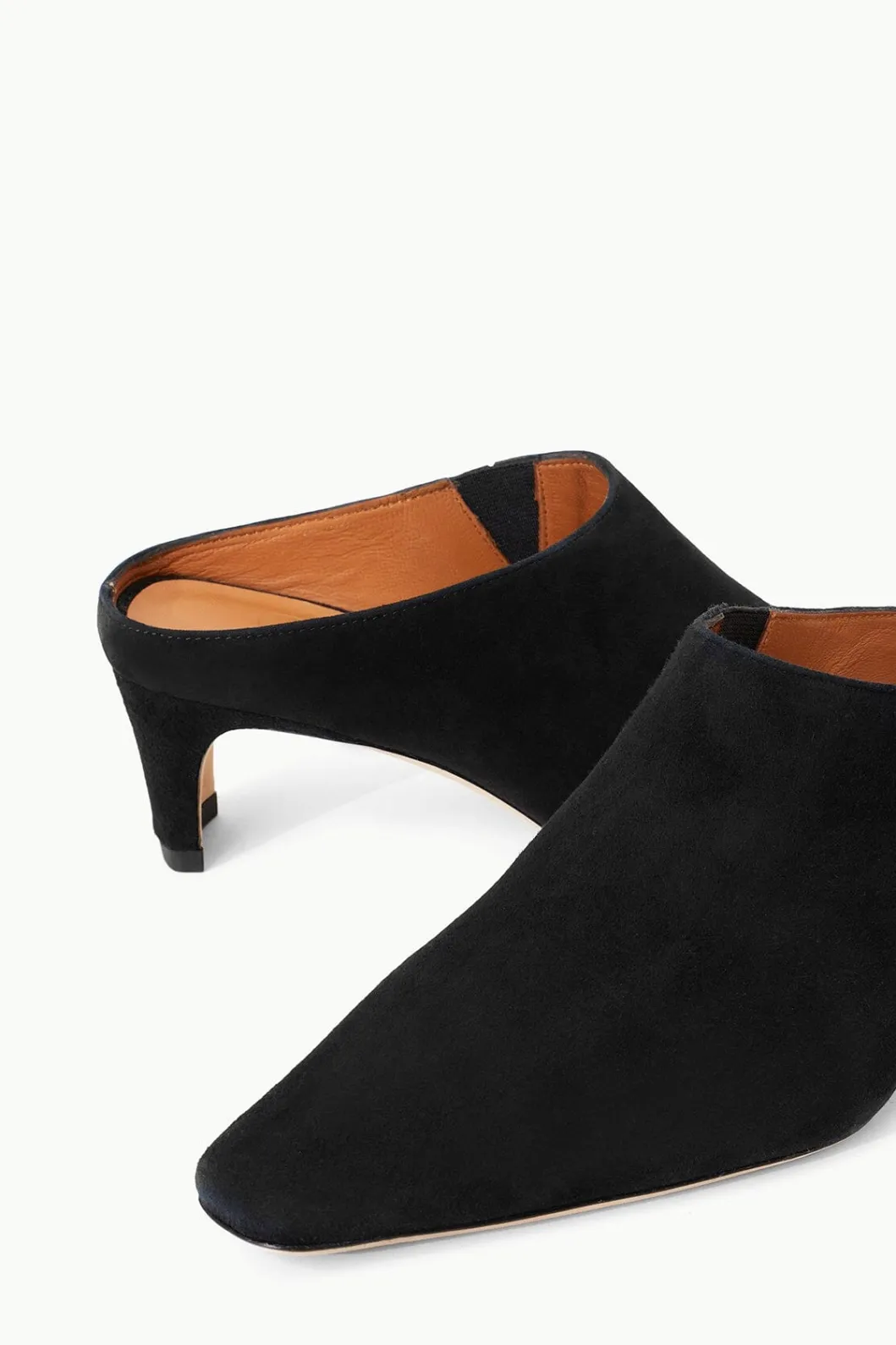 staud_wally_mule_black_suede_5.webp STAUD WALLY MULE BLACK SUEDE< Mules & Flats