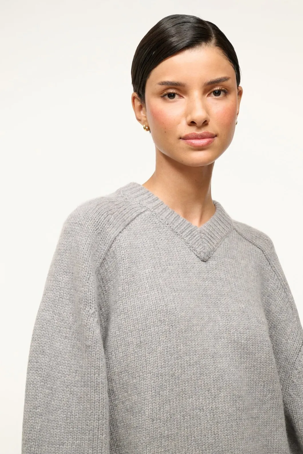 staud_wilson_sweater_heather_grey_5.webp STAUD WILSON SWEATER HEATHER GREY< Sweaters