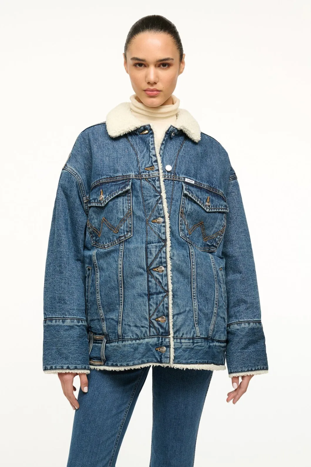 staud_wrangler_reversible_biggest_jean_jacket_indigo_wash_5.webp STAUD WRANGLER REVERSIBLE BIGGEST JEAN JACKET INDIGO WASH< Denim | Outerwear & Jackets