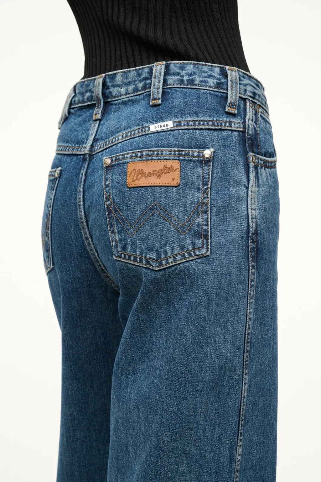 staud_wrangler_the_loose_jean_indigo_wash_2.webp STAUD WRANGLER THE LOOSE JEAN INDIGO WASH< Denim | Pants & Shorts