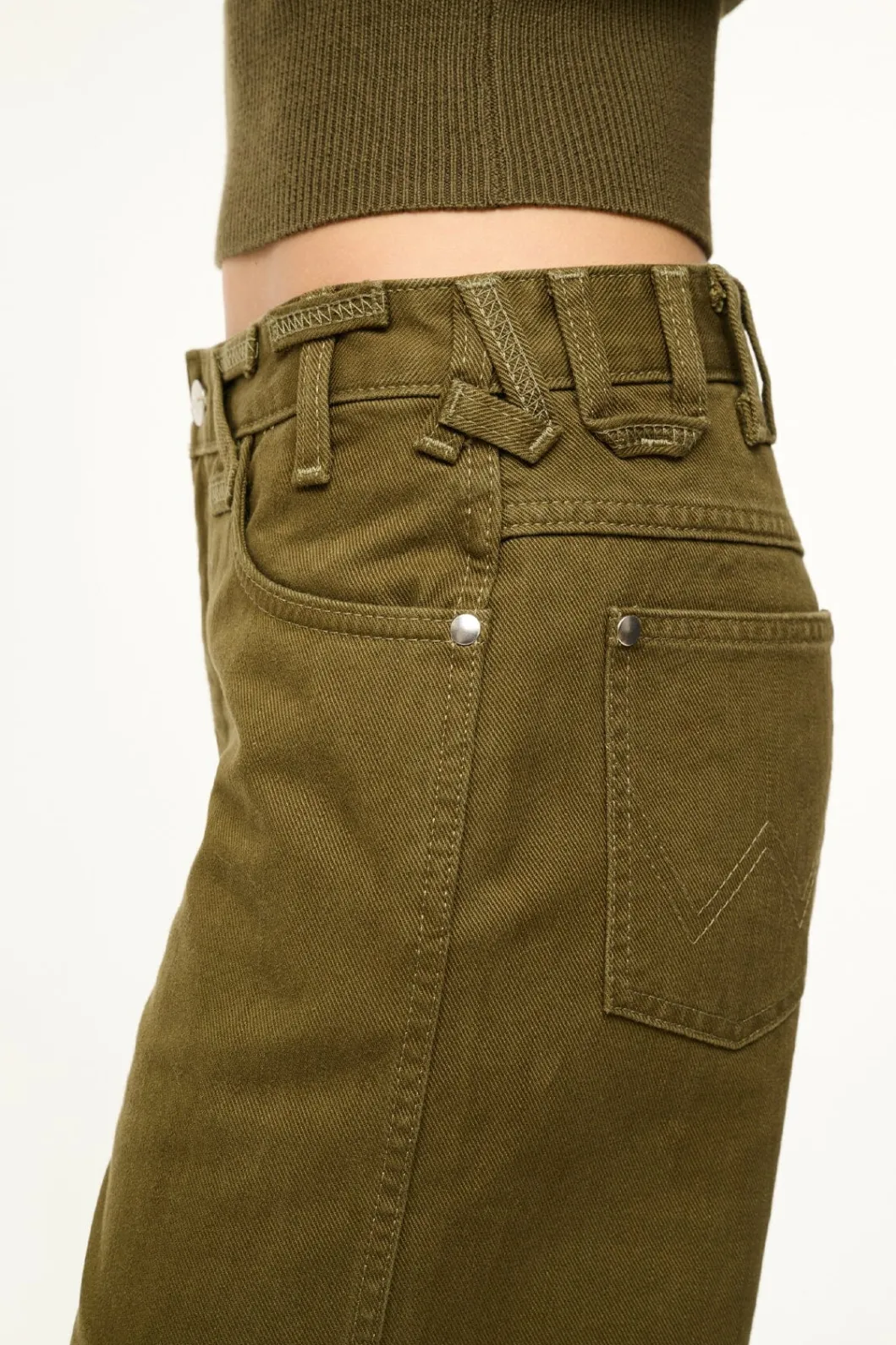 staud_wrangler_the_loose_sergeant_green_4.webp STAUD WRANGLER THE LOOSE SERGEANT GREEN< Denim | Pants & Shorts