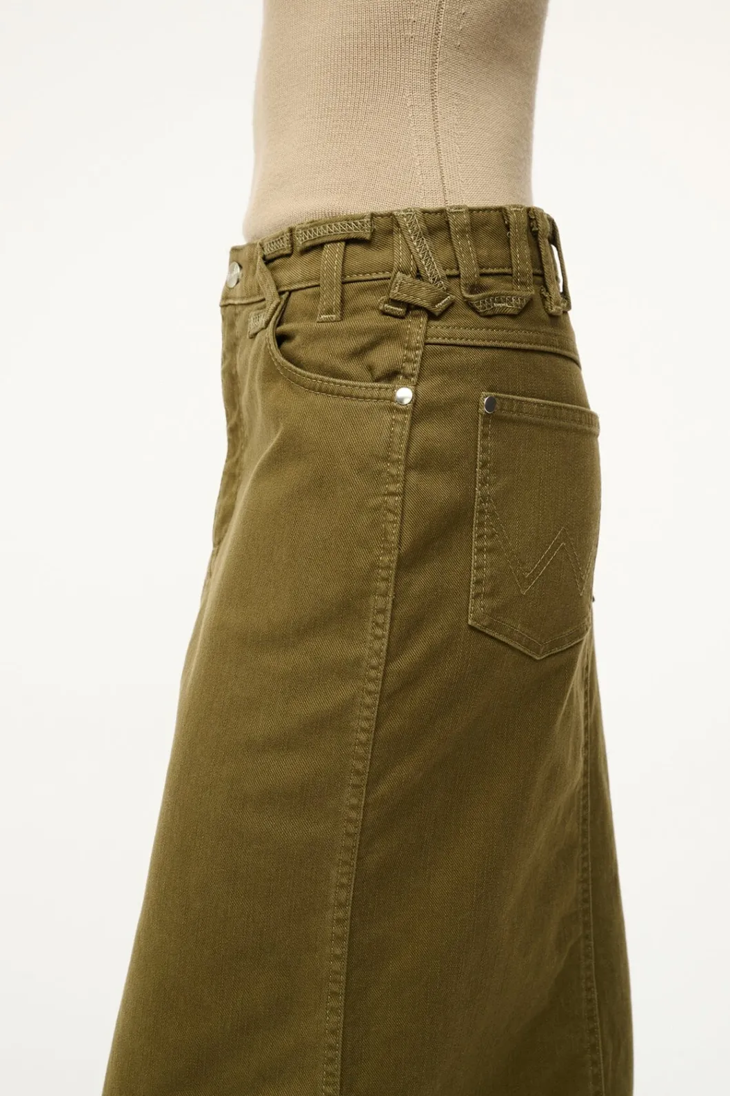 staud_wrangler_the_maxi_skirt_sergeant_green_3.webp STAUD WRANGLER THE MAXI SKIRT SERGEANT GREEN< Denim | Skirts
