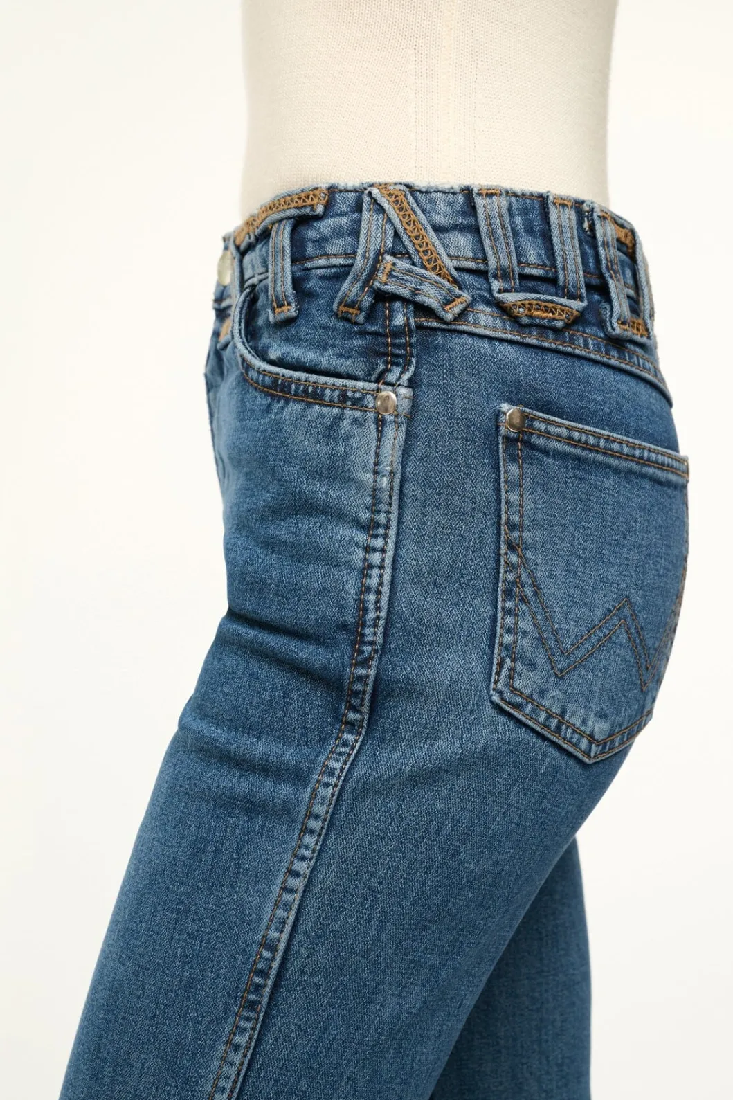 staud_wrangler_the_must_indigo_wash_3.webp STAUD WRANGLER THE MUST INDIGO WASH< Denim | Pants & Shorts