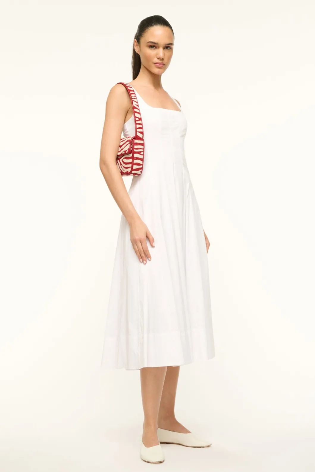 tommy_beaded_bag__scarlet_white_3.webp STAUD TOMMY BEADED BAG | SCARLET WHITE< Shoulder | Beaded/novelty